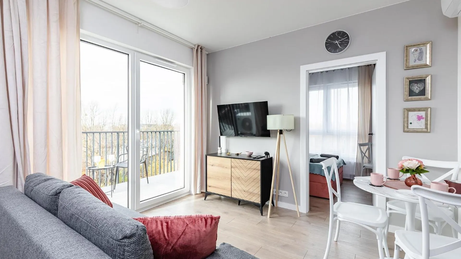 Apartman Superapart Nowy Sluzewiec, Next To Chopina Airport, Tor Sluzewiec, Aircondition Varsó