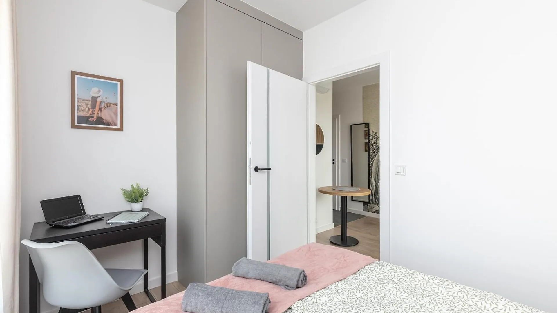 Apartman Superapart Nowy Sluzewiec, Next To Chopina Airport, Tor Sluzewiec, Aircondition Varsó