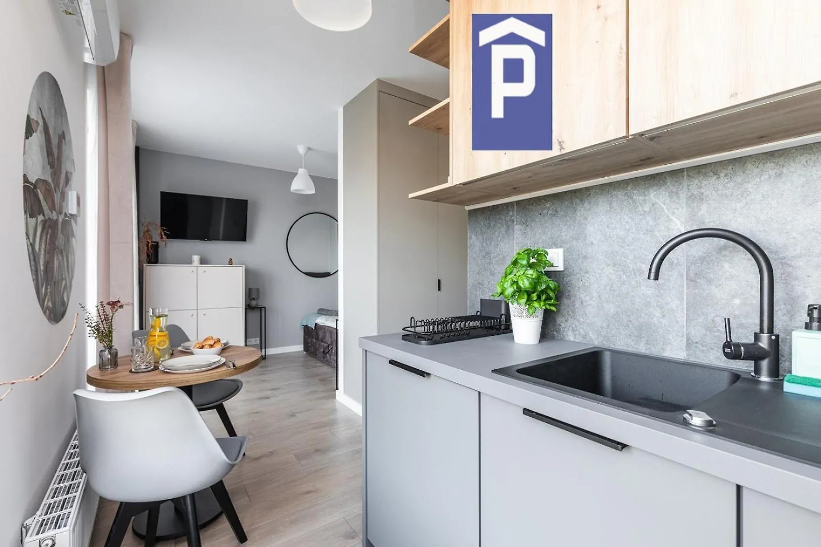 Superapart Nowy Sluzewiec, Next To Chopina Airport, Tor Sluzewiec, Aircondition Warsaw Apartment