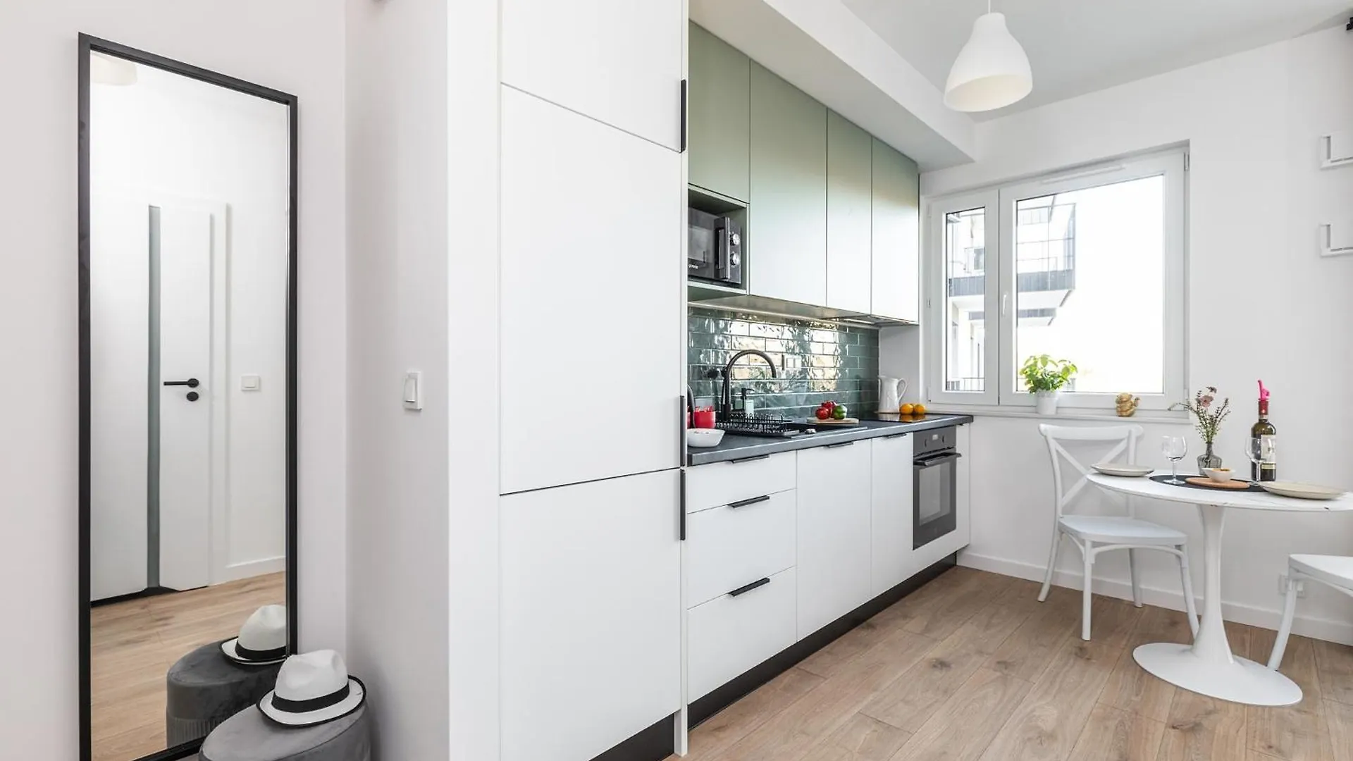 Superapart Nowy Sluzewiec, Next To Chopina Airport, Tor Sluzewiec, Aircondition Warsaw