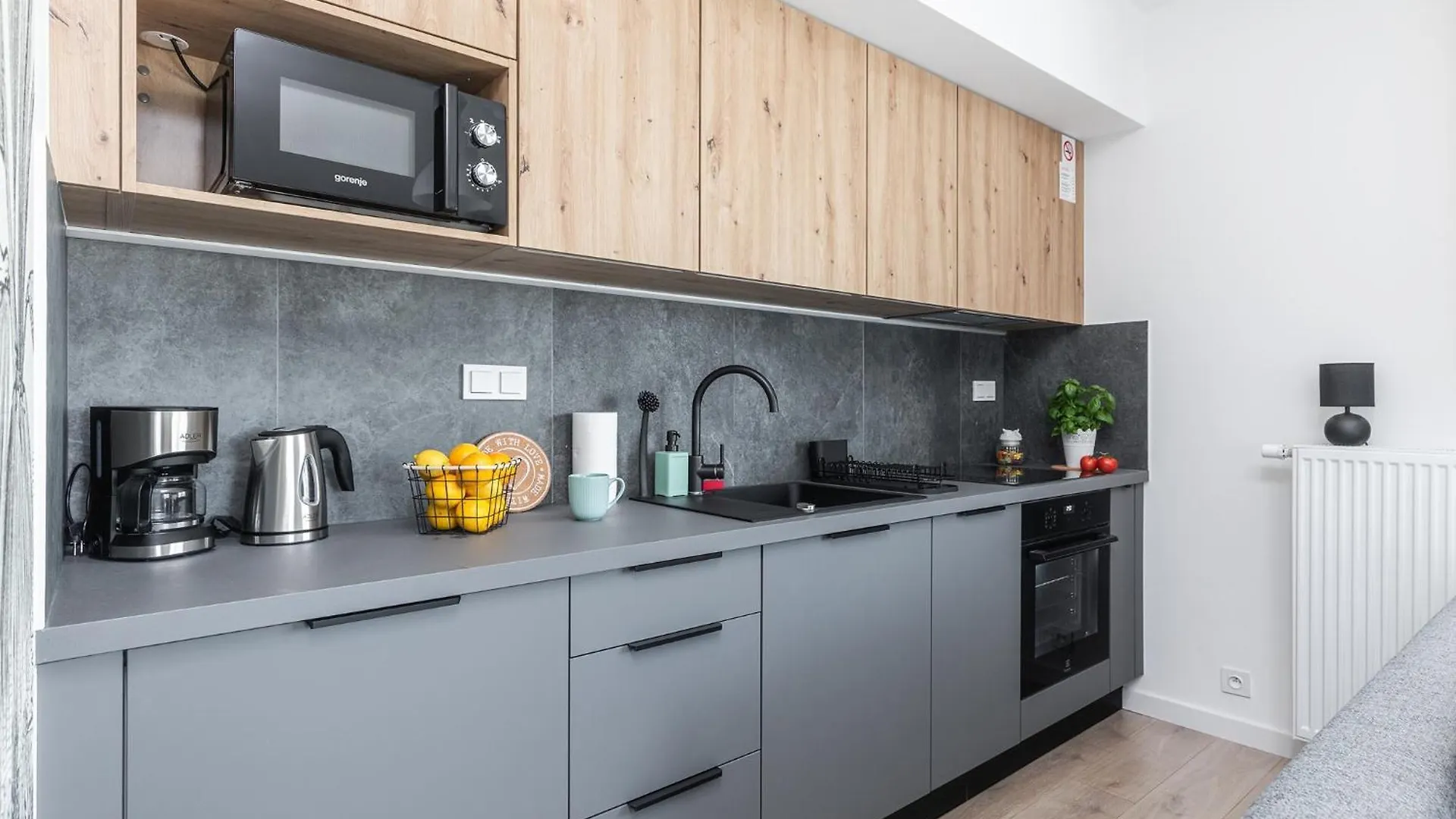 Superapart Nowy Sluzewiec, Next To Chopina Airport, Tor Sluzewiec, Aircondition Warsaw Apartment